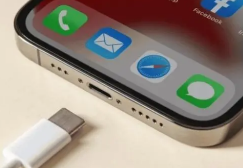 东英镇苹果15维修分享iPhone15改USB-C接口后能和安卓用户互借充电器吗 